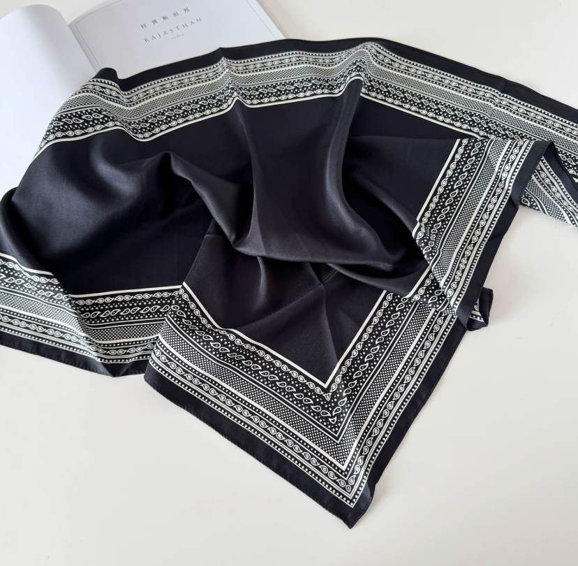 135×65cm Border Geometric Print Polyester Long Scarf For Women Two Colors