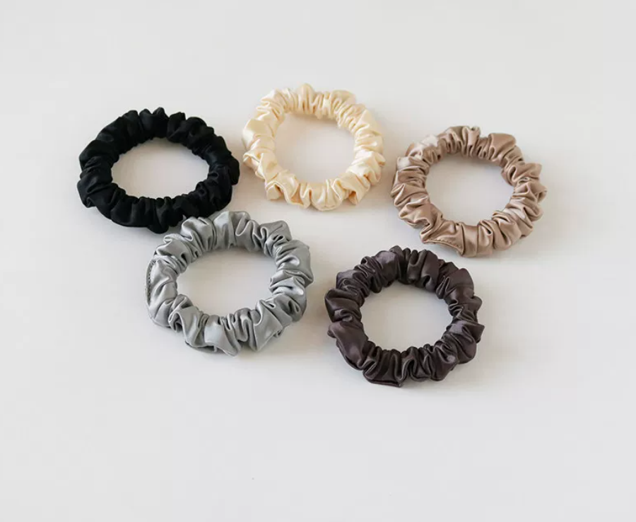 Silk Hair Scrunchies, Soft Mulberry Silk Hair Ties for Women, No‑Crease Elastic Hair Bands Neutral‑Color Hair Accessories for Daily Wear