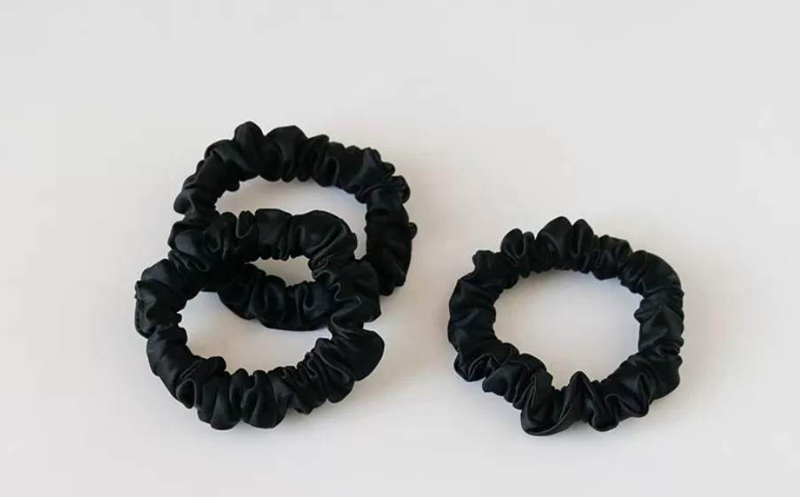 Silk Hair Scrunchies, Soft Mulberry Silk Hair Ties for Women, No‑Crease Elastic Hair Bands Neutral‑Color Hair Accessories for Daily Wear