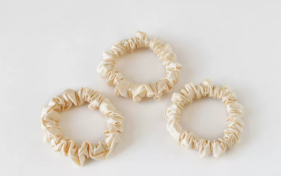 Silk Hair Scrunchies, Soft Mulberry Silk Hair Ties for Women, No‑Crease Elastic Hair Bands Neutral‑Color Hair Accessories for Daily Wear
