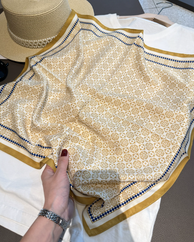 "RETRO GEOMETRIC" POLYESTER SQUARE SCARF - CREAM GOLD
