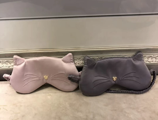 Cute Cat Shape Imitation Silk Sleep Mask, Embroidery Whisker Gold Heart Decor Light Blocking Eye Mask for Nap Travel