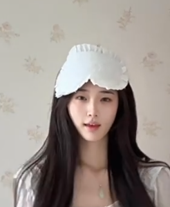 Lace Ruffle Embroidery Silk Sleep Mask, Soft Imitation Silk Eye Mask for Sleeping Travel, Cute Bow Pattern Light Blocking Blindfold